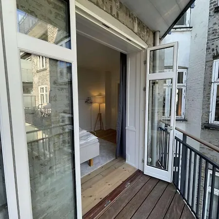 Amazing Lakeside 2br *