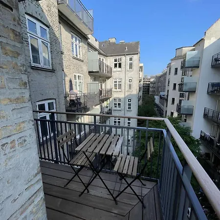 Amazing Lakeside 2br
