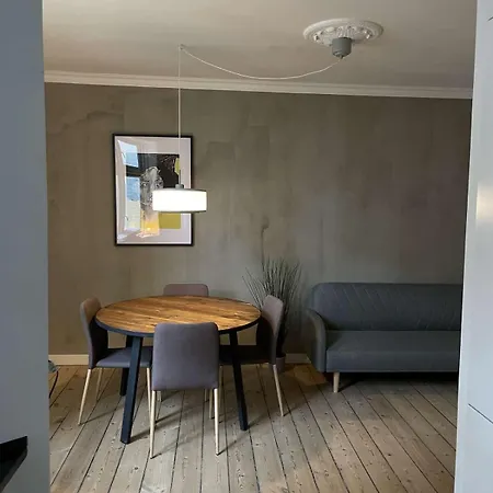Amazing Lakeside 2br شقة *